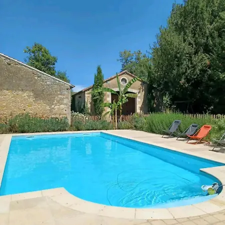 بيت للعطل Chateau De Famille En Poitou