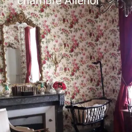 بيت للعطل Chateau De Famille En Poitou Coudavid